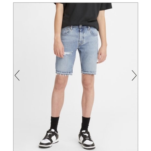 Levi's light blue jeans shorts denim -wolf scratch, size 40/11 - Picture 6 of 16